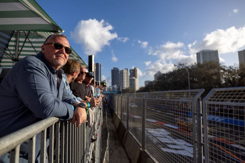 Gold Coast 500 Chase Lounge - Features