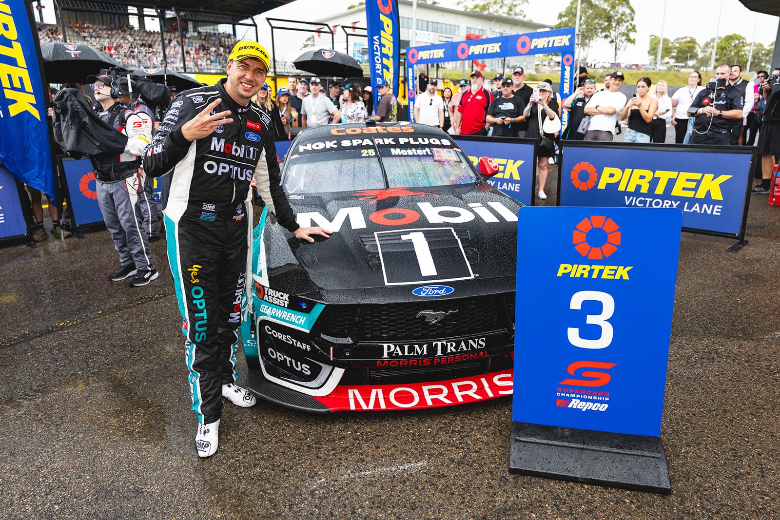 mostert dc1d5500-c6d9-b568-763b-2bf472859697